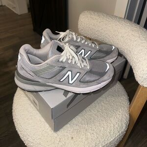Women’s New Balance 990